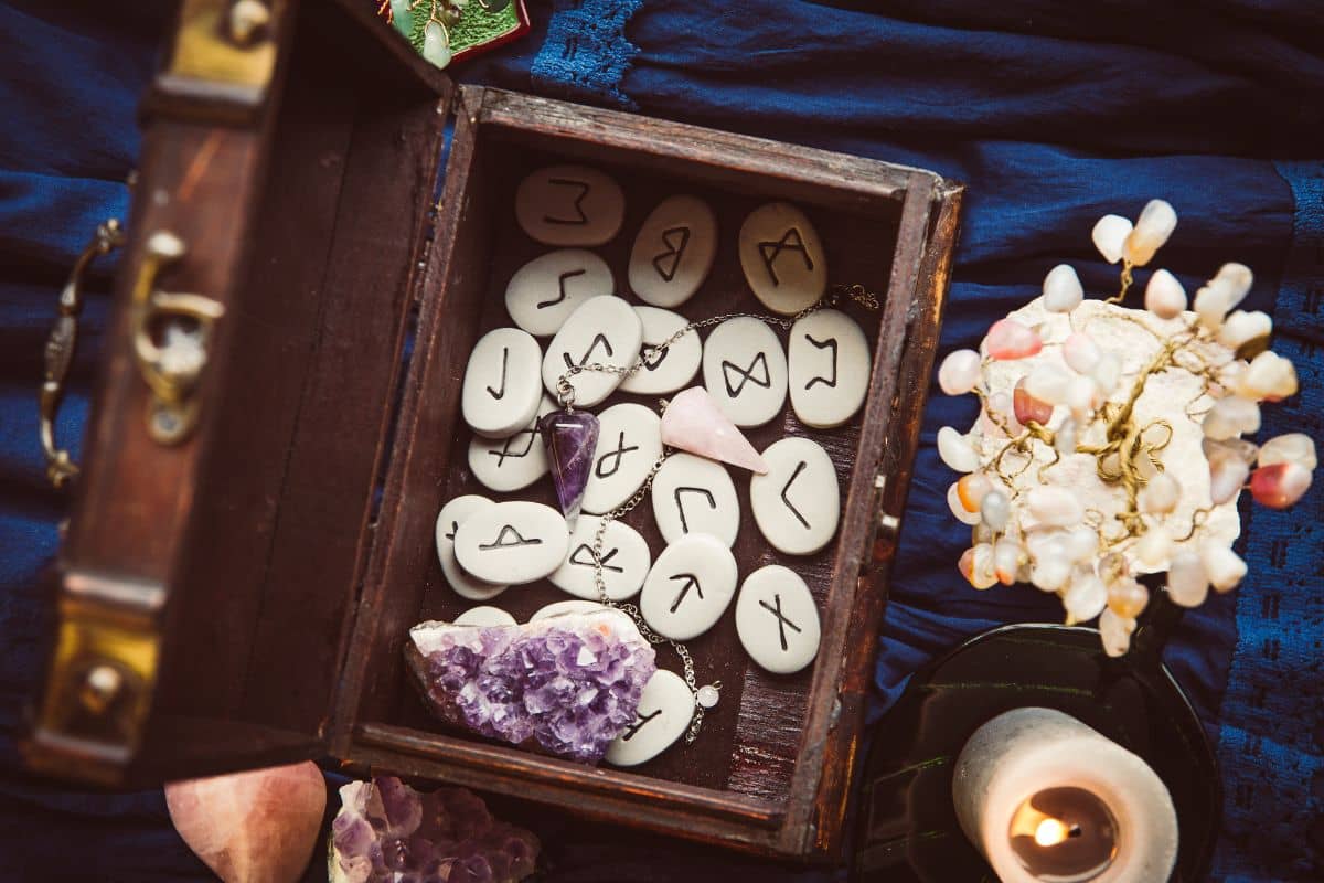 rune stone – Aura Healing